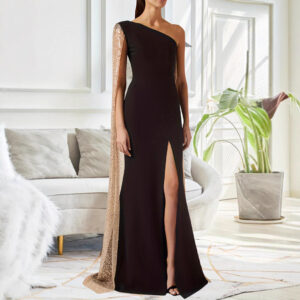 VESTIDO DE GALA NEGRO ASIMETRICO  CON CAPA Y ABERTURA.