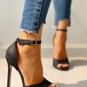 Sandalias de Tacón Stiletto con Cierre de Hebilla y Estilo Elegante
