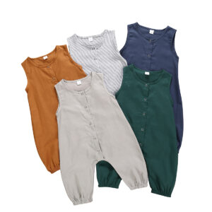 Conjunto Casual de Tres Piezas con Chaleco a Rayas para Niño