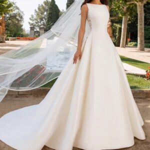 Vestido de Novia de Satén con Laterales de Encaje y Pedrería
