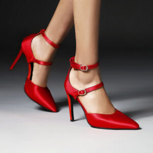 Zapatos Stiletto de Alta Costura con Diseño Calado Elegante