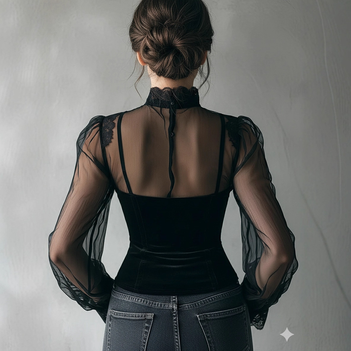 Mesh-panel Black Lace Top With Hollow-out Floral Trim - Imagen 3